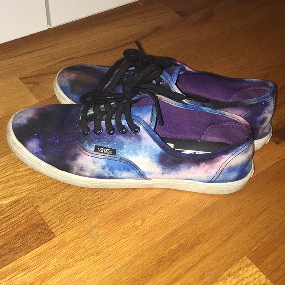 vans authentic galaxy
